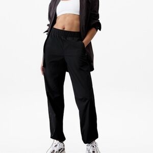 Athleta New Rise Pant in Black Size L 
NWT